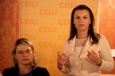 Christina Stumpp, MdB, stv. Generalsekretrin (des.) und Jana Schimke, MdB