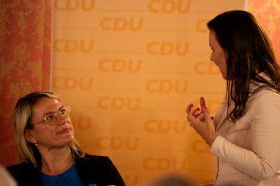 Christina Stumpp, MdB, stv. Generalsekretrin (des.) und Jana Schimke, MdB